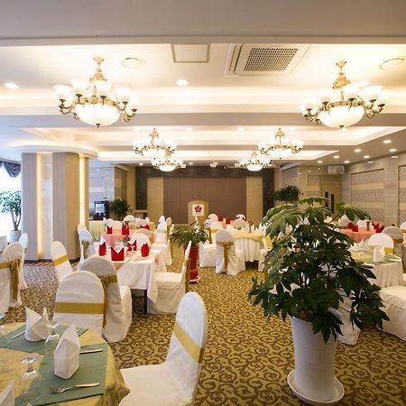 Dong Gyeong Hotel Тхоньен Екстериор снимка