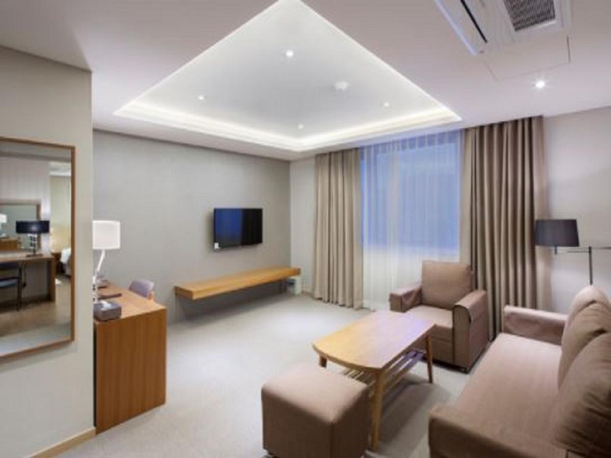 Dong Gyeong Hotel Тхоньен Екстериор снимка