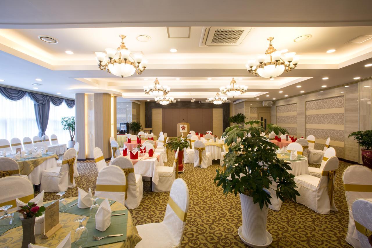 Dong Gyeong Hotel Тхоньен Екстериор снимка