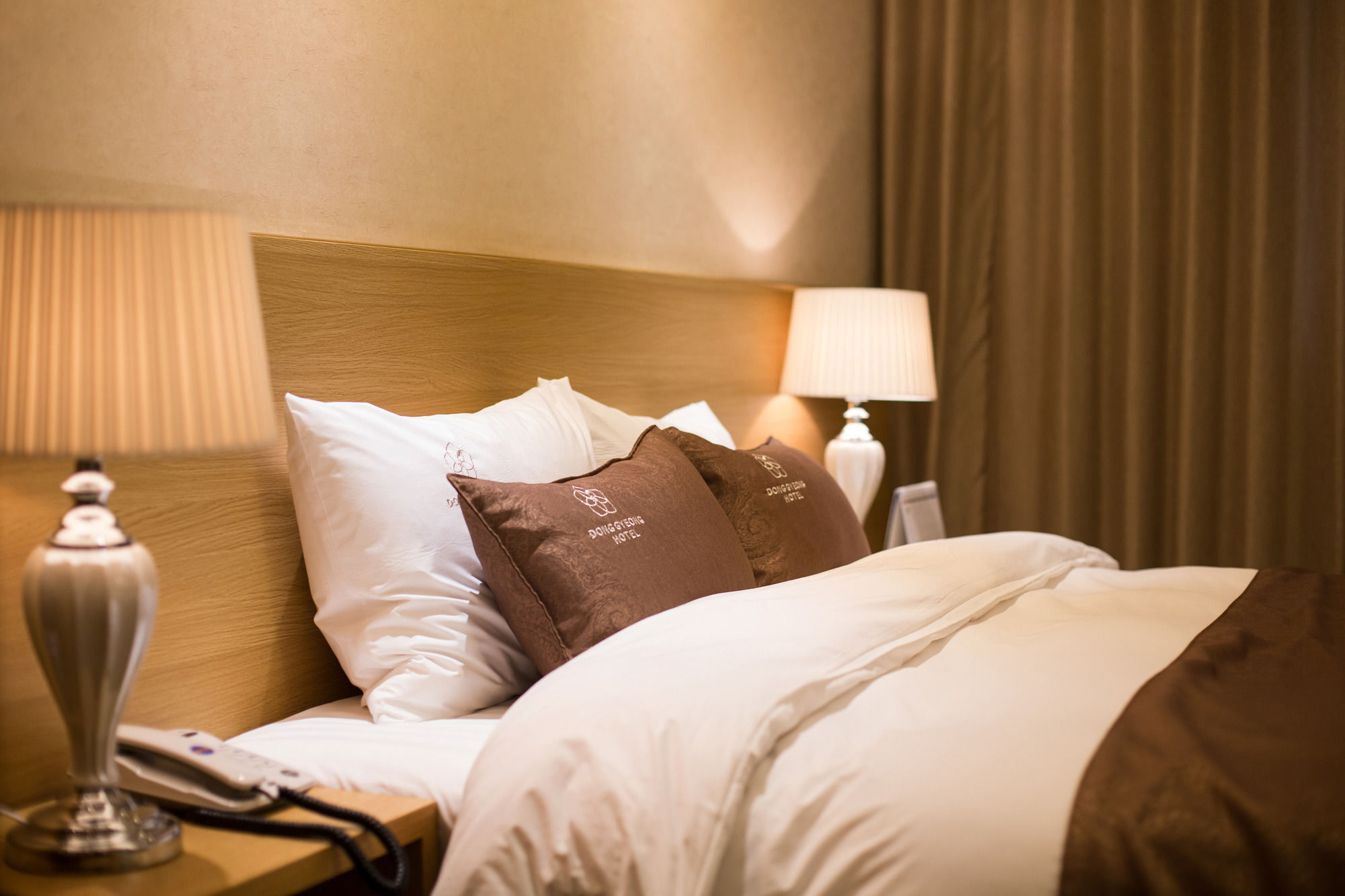 Dong Gyeong Hotel Тхоньен Екстериор снимка