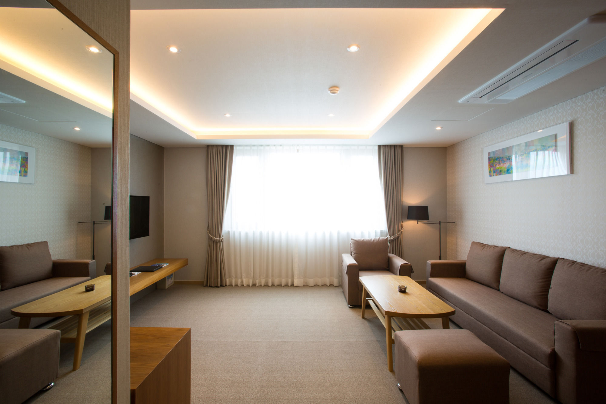 Dong Gyeong Hotel Тхоньен Екстериор снимка