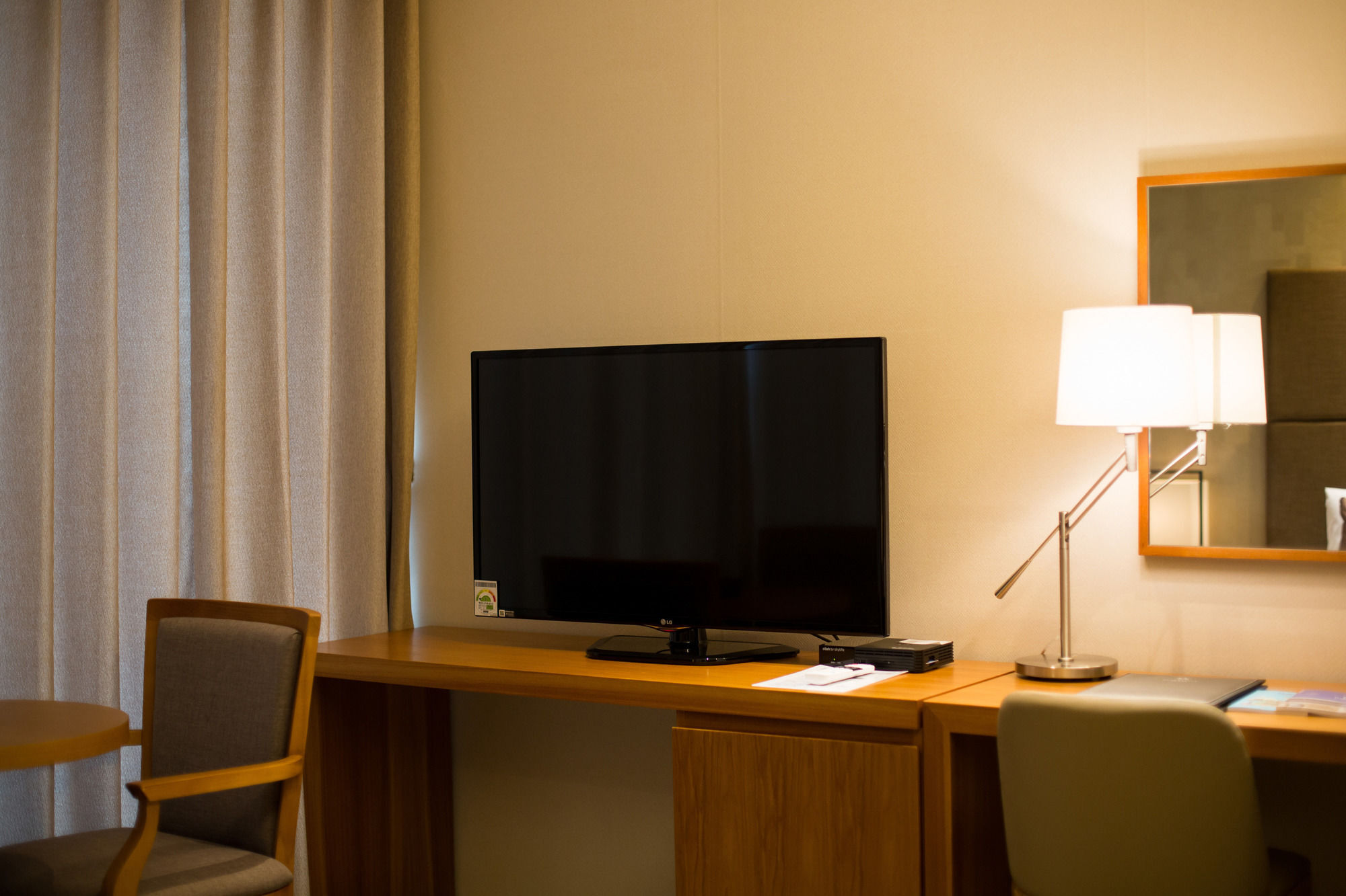 Dong Gyeong Hotel Тхоньен Екстериор снимка
