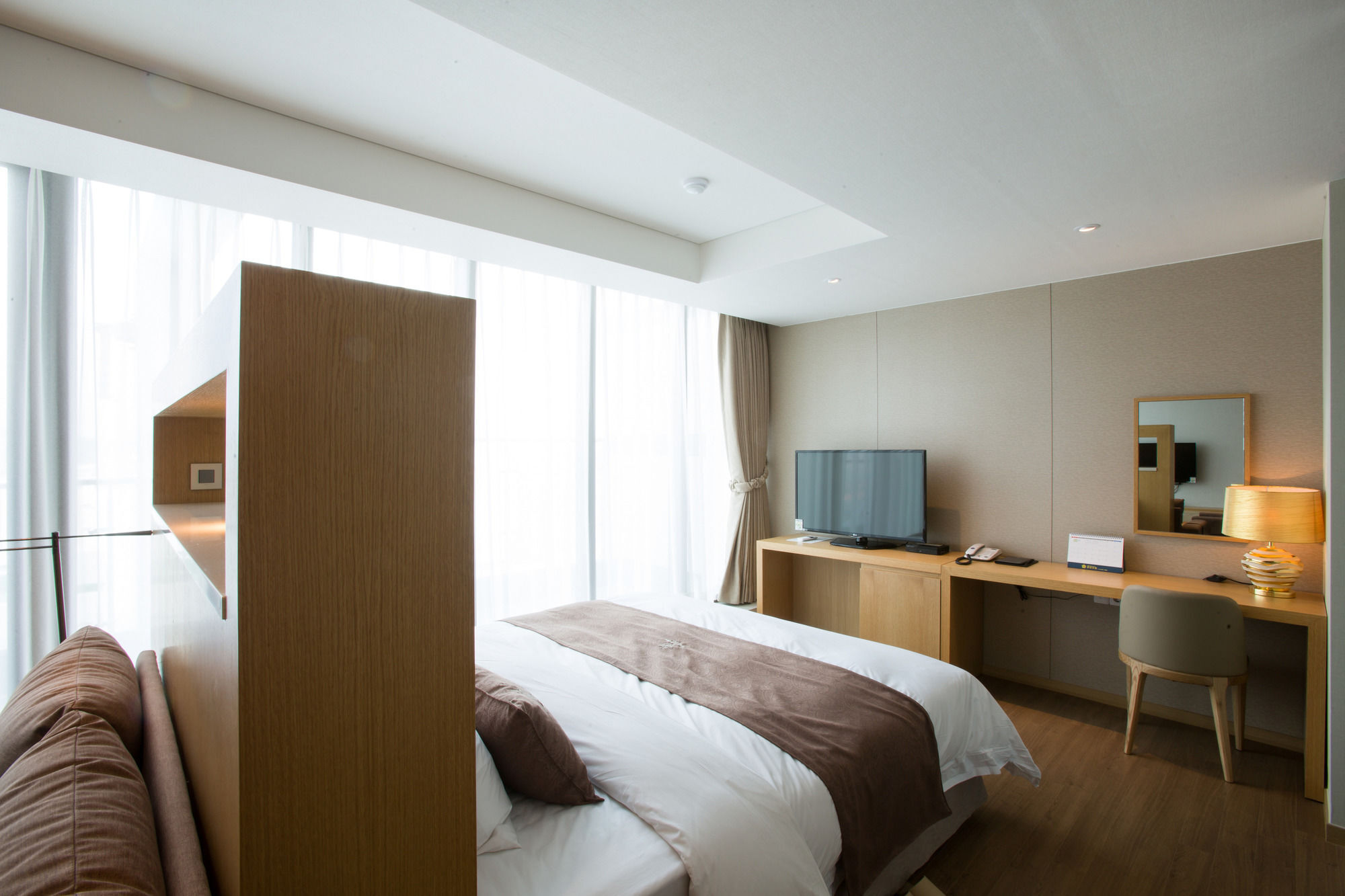 Dong Gyeong Hotel Тхоньен Екстериор снимка